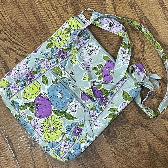 EUC Vera Bradley Quilted Hipster Crossbody Bag Watercolor Floral - Picture 1 of 5